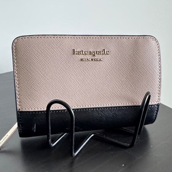 kate spade Handbags - Kate Spade Two-Tone Black and Tan Wallet (NWOT)